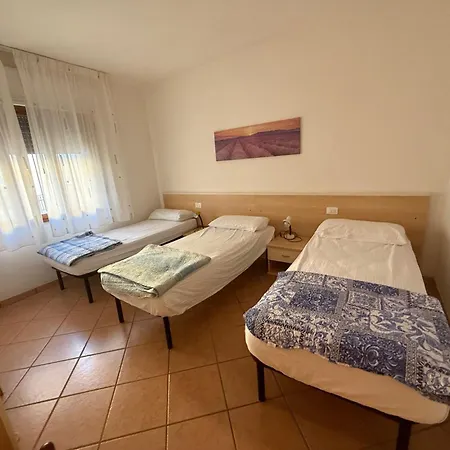 Cozy Flat With Private Parking In アパート