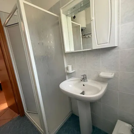Cozy Flat With Private Parking In Розолина-Маре
